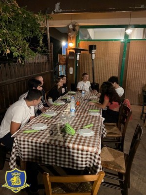 Rempetiko tragoudi night out